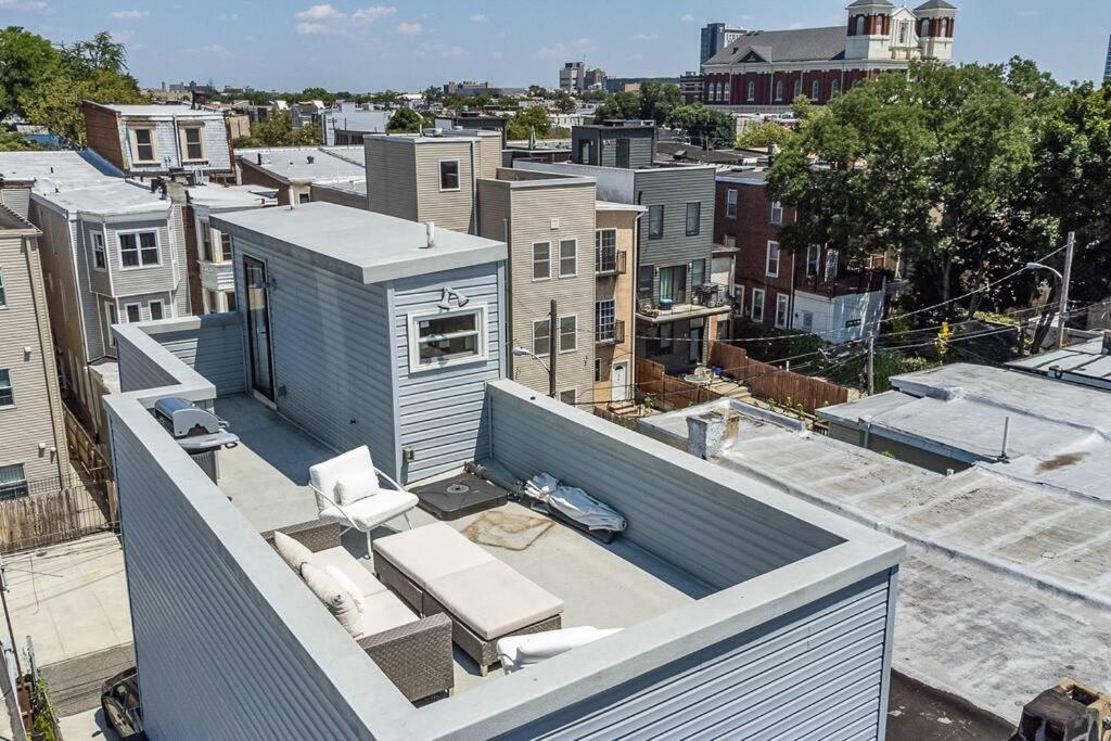 شقة Trendy Fairmount Gem-5 Star Location, Roof Deck, Parking, Gr8 For Families فيلادلفيا المظهر الخارجي الصورة