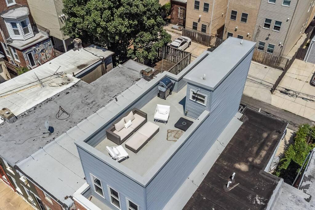 شقة Trendy Fairmount Gem-5 Star Location, Roof Deck, Parking, Gr8 For Families فيلادلفيا المظهر الخارجي الصورة